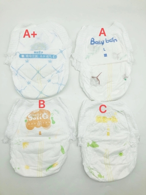 Het hoge Absorptievermogenwegwerpproduct trekt de rang van de Babyluier C uit
