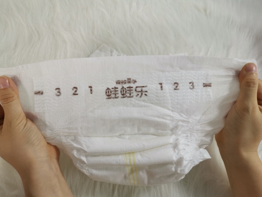 Superdry Japanese SPA Core wegwerpluiers voor baby's in alle maten
